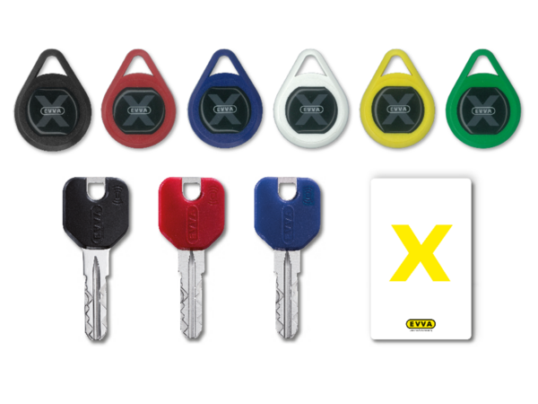 EVVA Xesar assortiment van sleutels, pasjes en tags.
