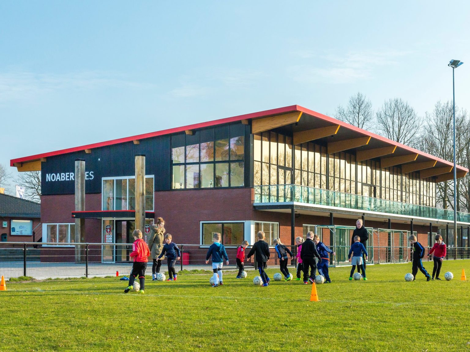 Rood Zwart Delden – elektronisch toegangssysteem gerealiseerd door Westendorp Slotenspecialist