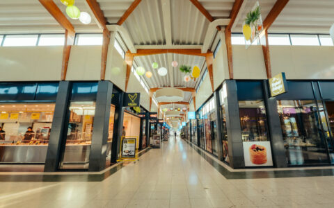 Winkelpassage van Winkelcentrum Enschede Zuid