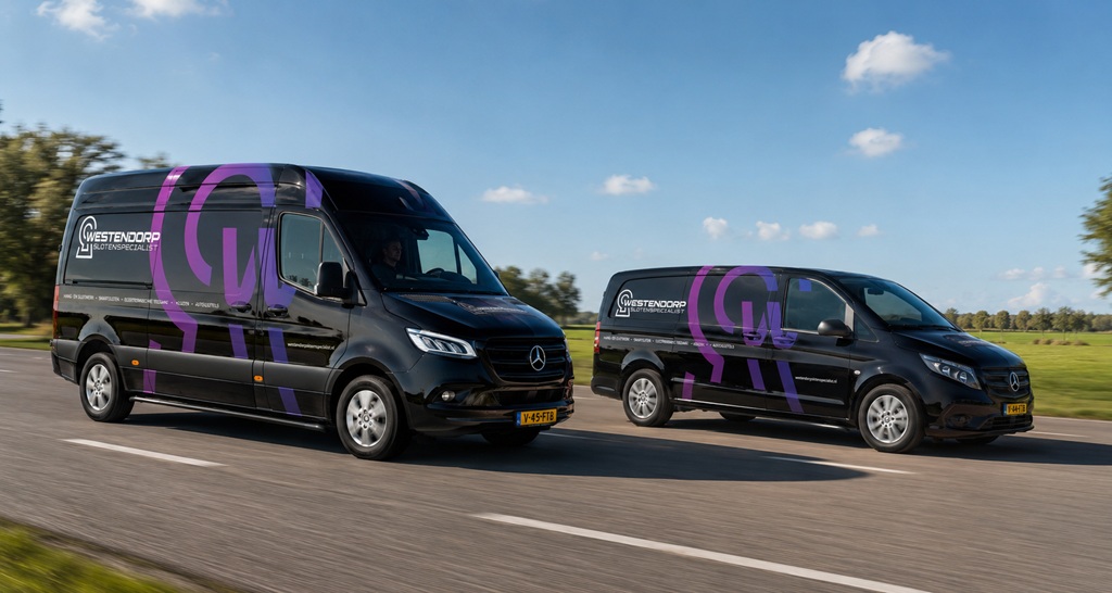 Servicebussen van Westendorp Slotenspecialist onderweg in Twente